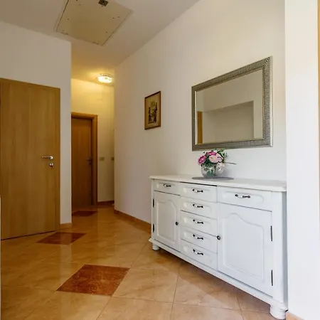 Jozini Dvori