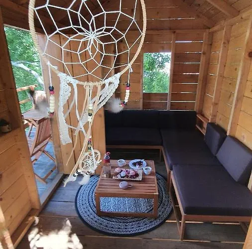 Jozini Dvori Krstatice