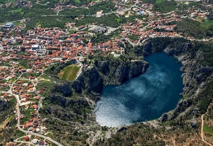 Jozini Dvori Krstatice