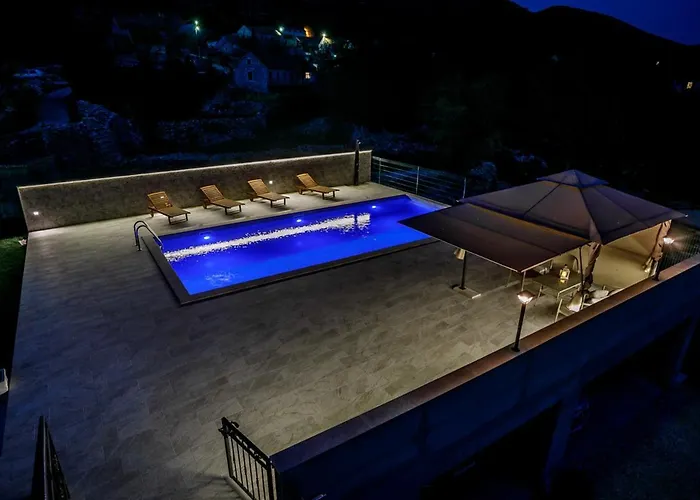 Jozini Dvori * Krstatice