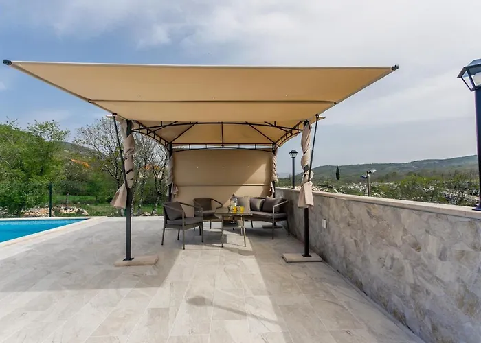 Jozini Dvori * Krstatice